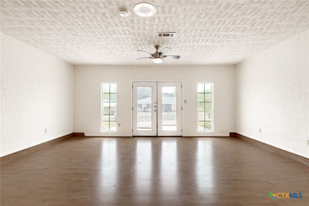 1103 Deorsam Dr - Photo 6 of 15