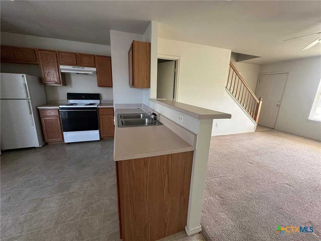 1620 Inca Dr Apt B - Photo 7 of 15