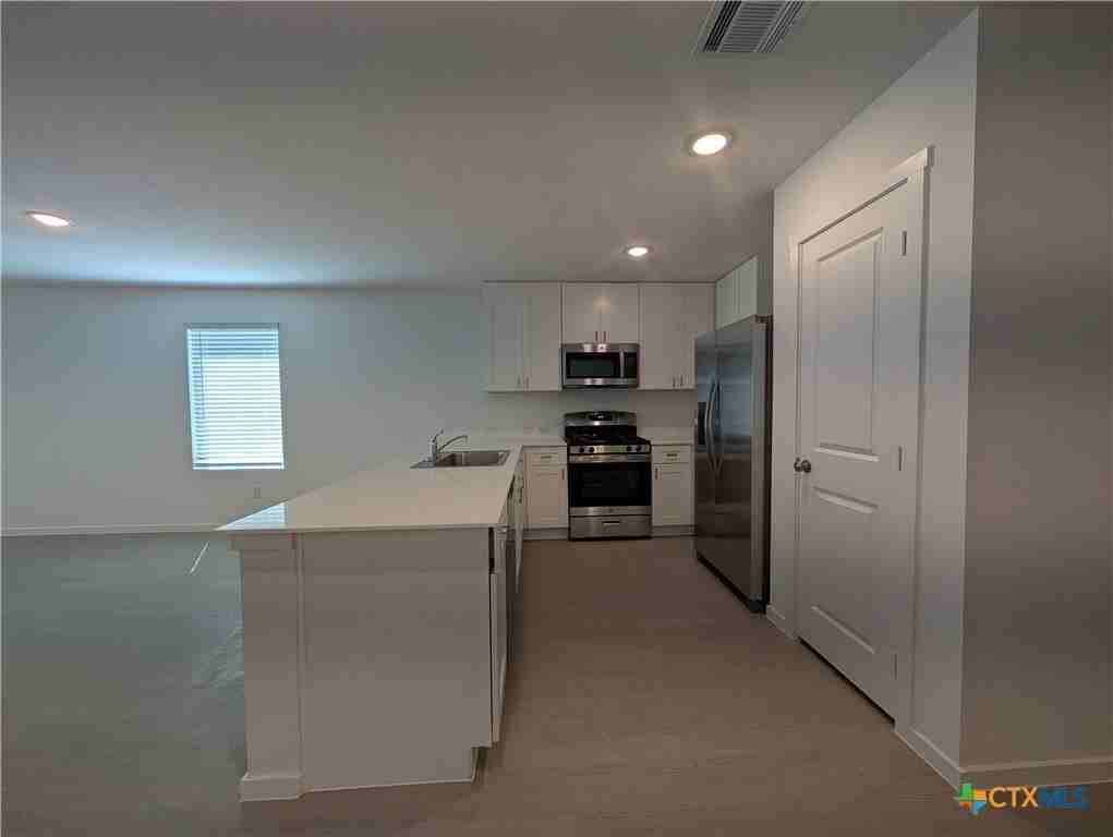 2207 Allison Crk - Photo 2 of 14