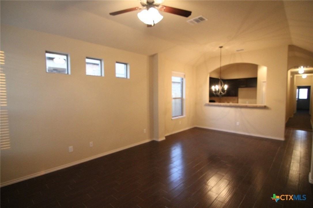 534 Creekside Cir - Photo 2 of 11