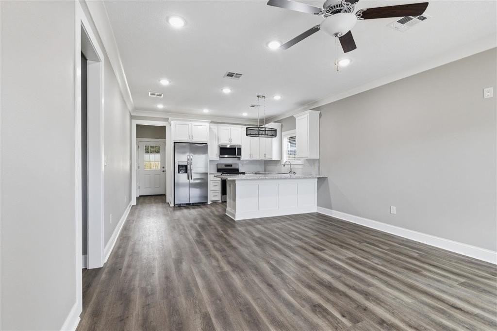 309 S Lyles - Photo 2 of 10