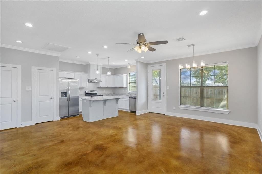 3623 Croyant Ct - Photo 3 of 17