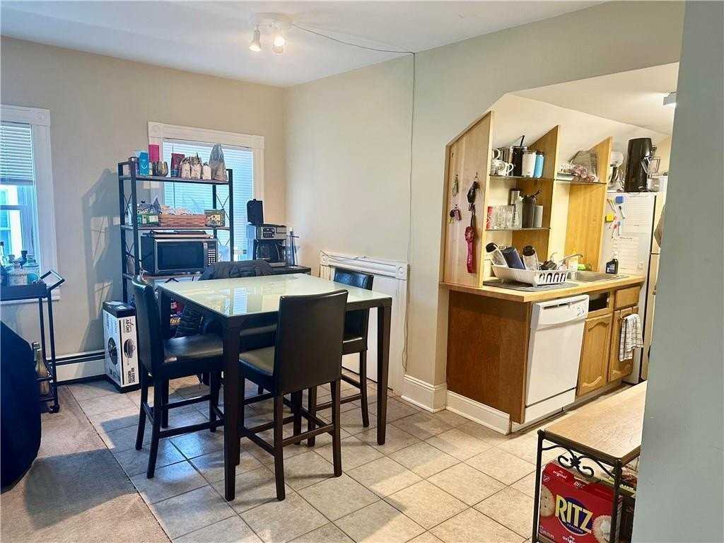 387 Lloyd Ave #3 - Photo 5 of 9