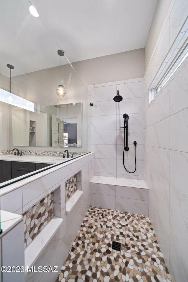 5436 W Beacon Hill Dr - Photo 3 of 7