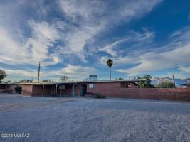 featured image of 7041 E Hawthorne St