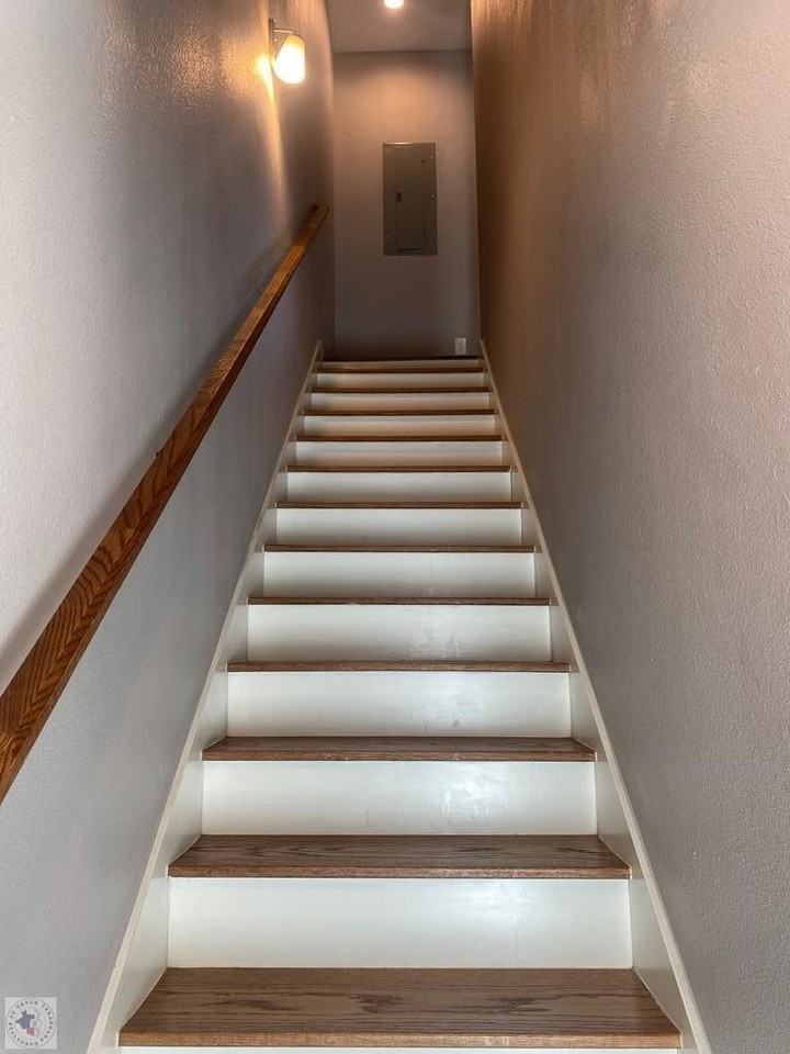 812 W 32nd St - Photo 7 of 11