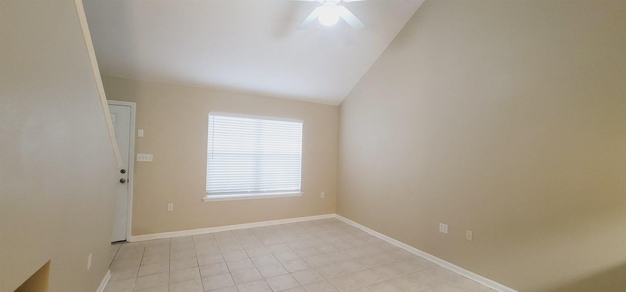2740 W Tharpe St Apt 601 - Photo 4 of 26