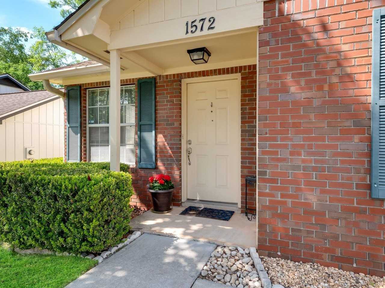 1572 Cinnamon Bear Cir - Photo 3 of 37