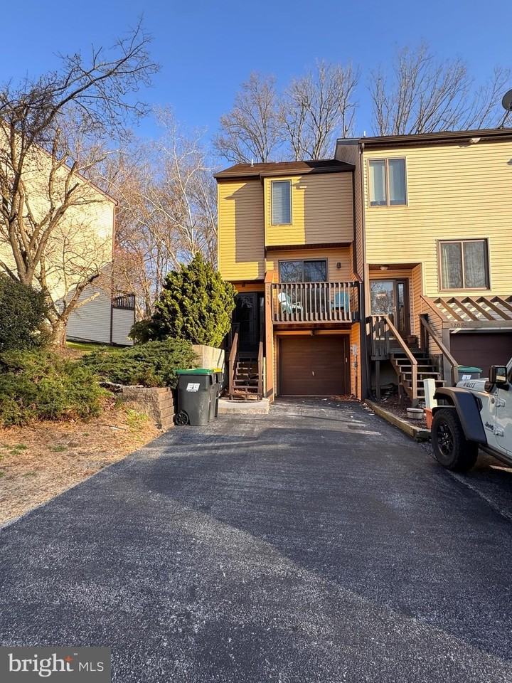 3211 Champions Dr - Photo 2 of 42