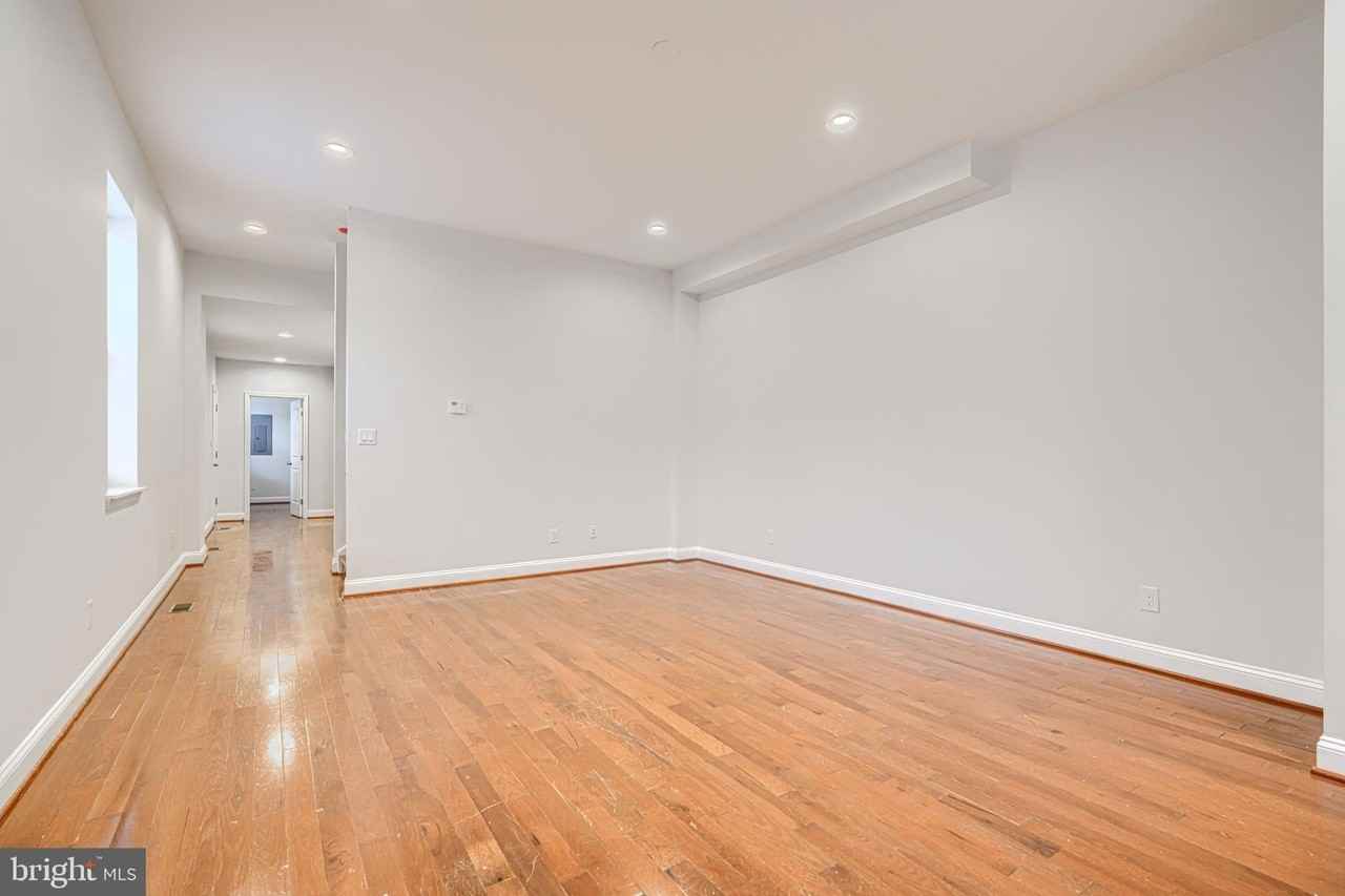 250 S Washington St - Photo 7 of 29