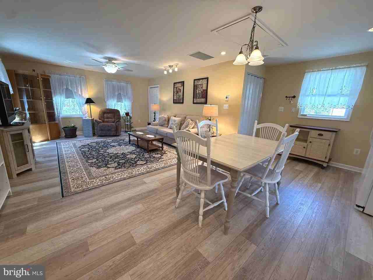 Bonaparte Ave - Photo 2 of 14