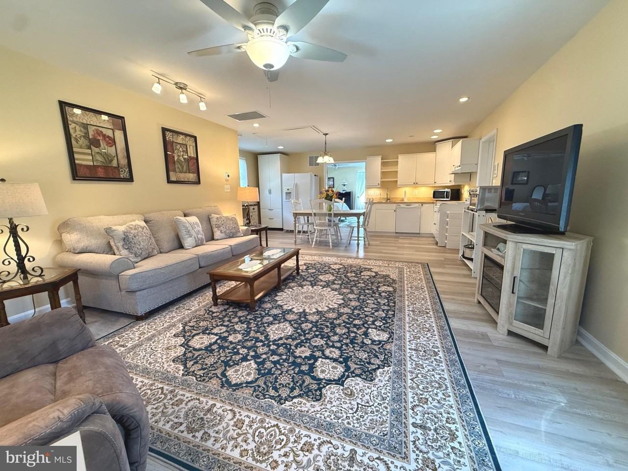 Bonaparte Ave - Photo 3 of 14