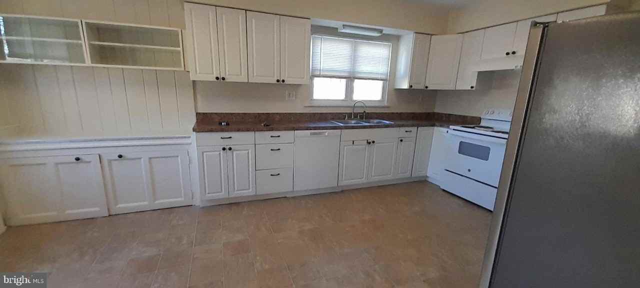 6731 Edwards Ave - Photo 7 of 24