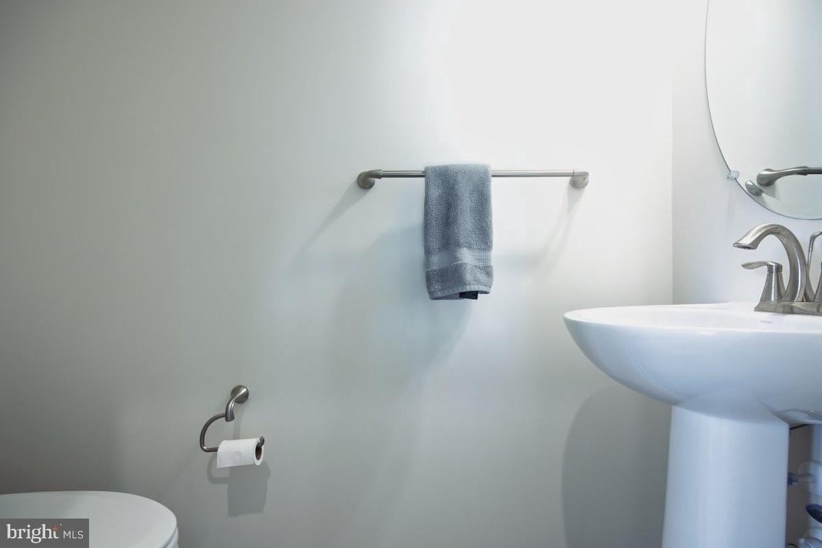 9920 Sir Barton Way Unit B - Photo 6 of 33