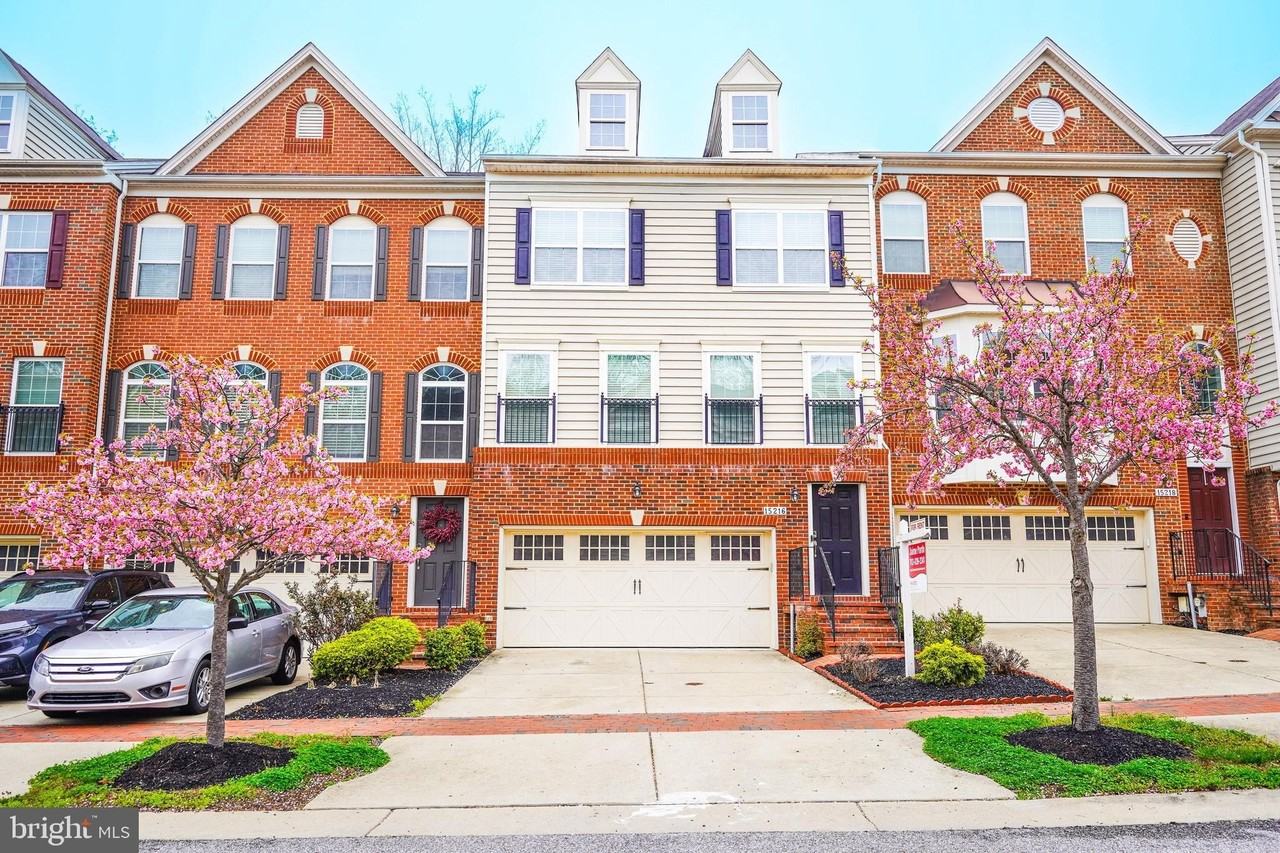 15216 N Berwick Ln - Photo 2 of 28