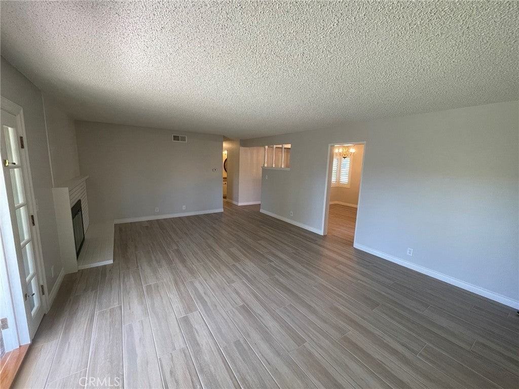 5412 Huntley Ave - Photo 2 of 14