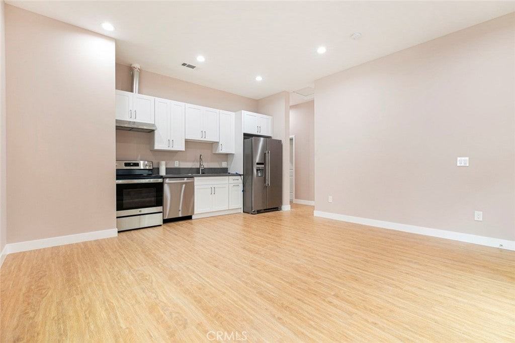 741 E Doran St - Photo 5 of 15