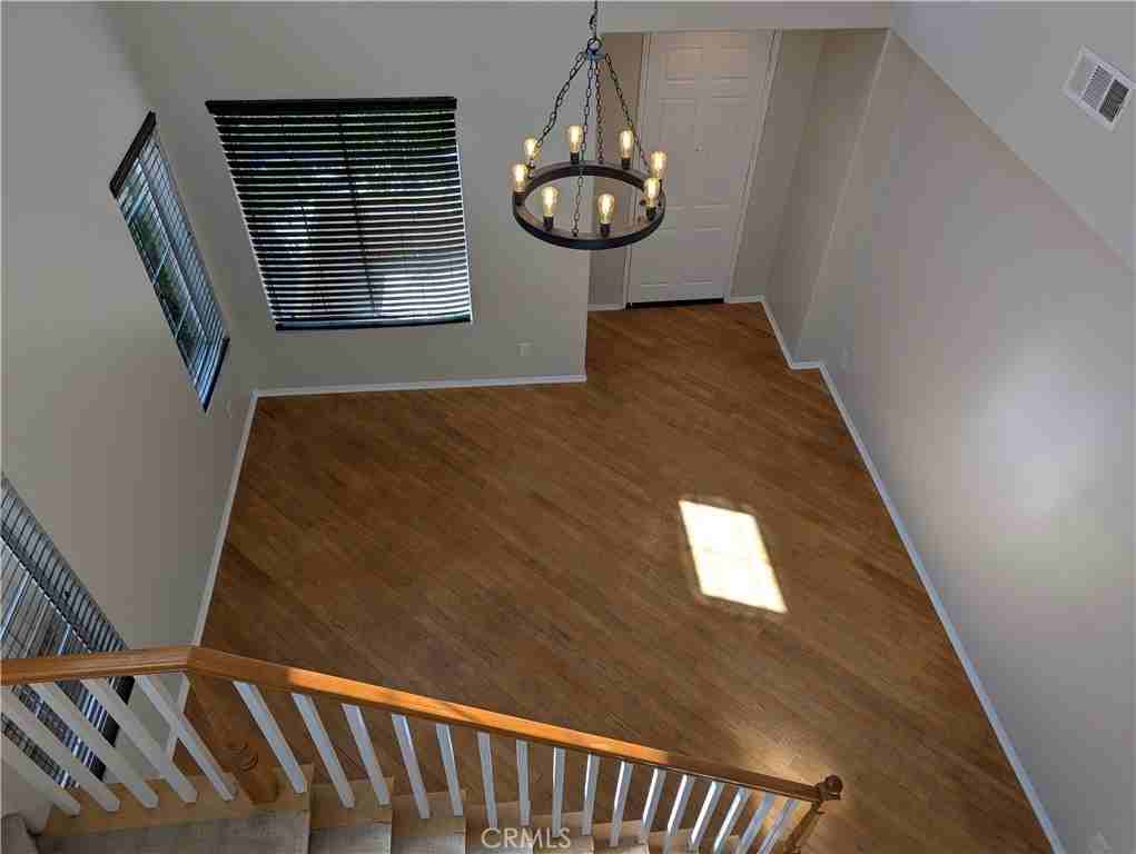 1142 Shorecrest Ln - Photo 5 of 14