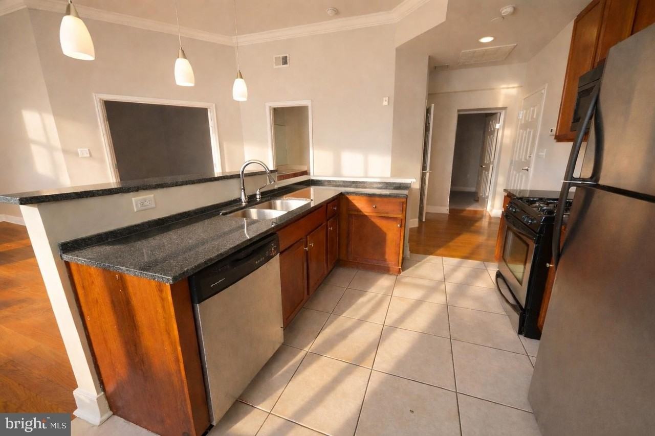 900 Barton St #106 - Photo 4 of 16