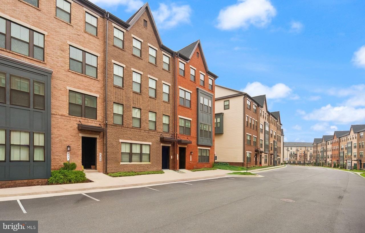 43430 Stonewood Crossing Ter - Photo 2 of 50