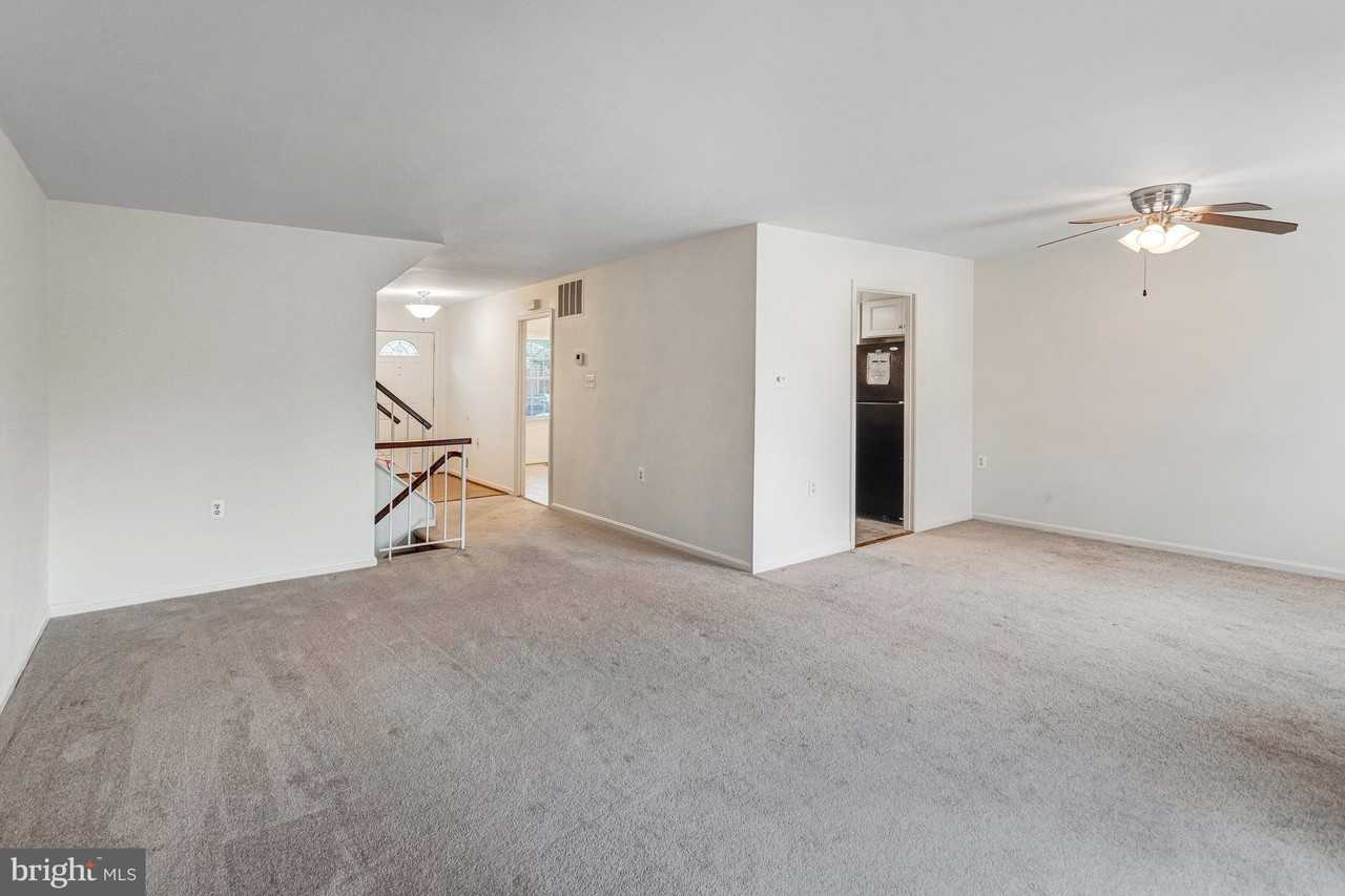 11337 Cromwell Ct - Photo 2 of 30