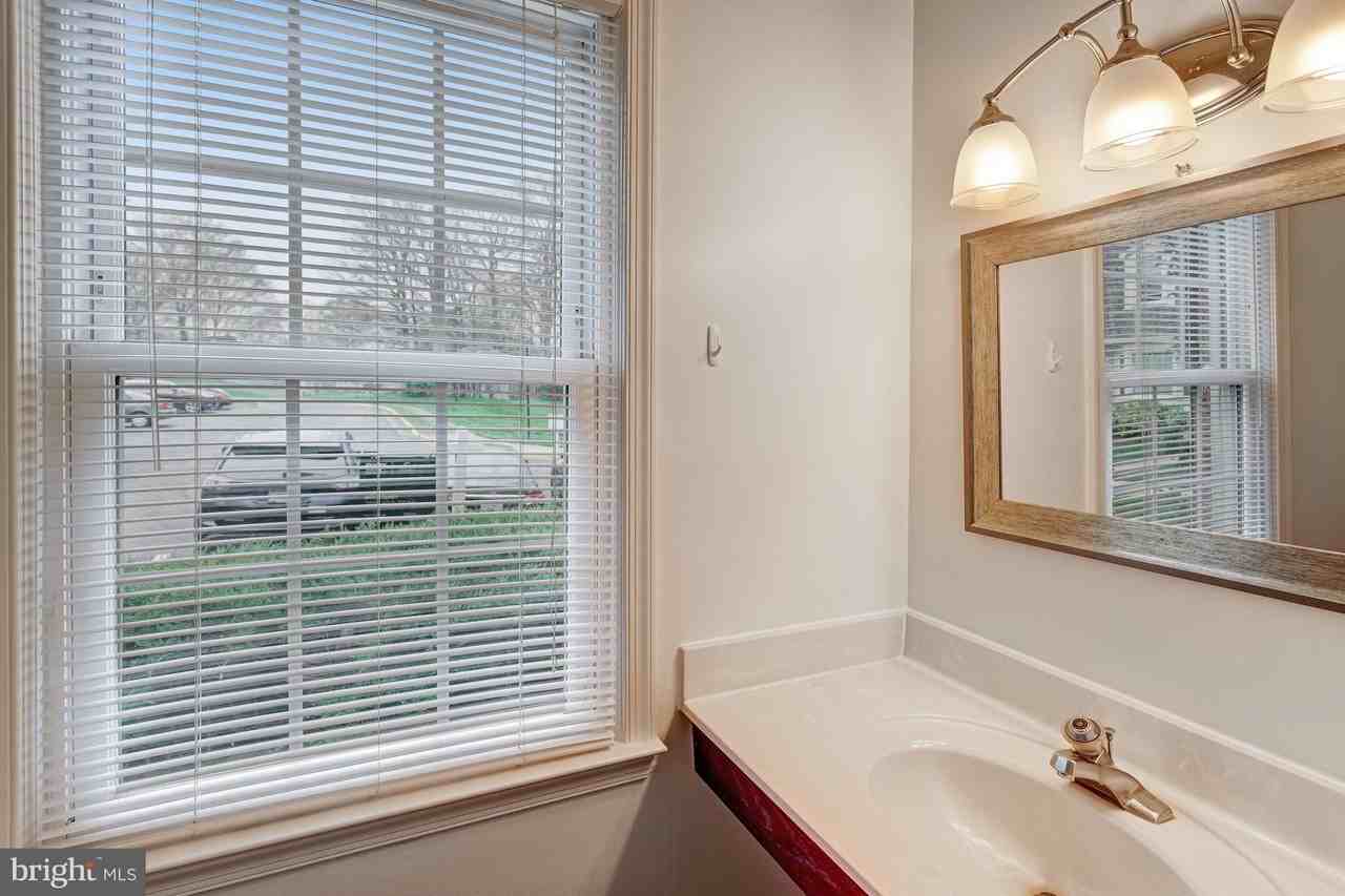 11337 Cromwell Ct - Photo 7 of 30