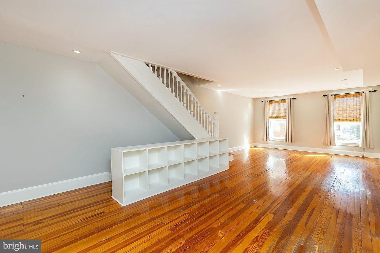 7 N Loudoun St Unit 1/2 - Photo 3 of 40