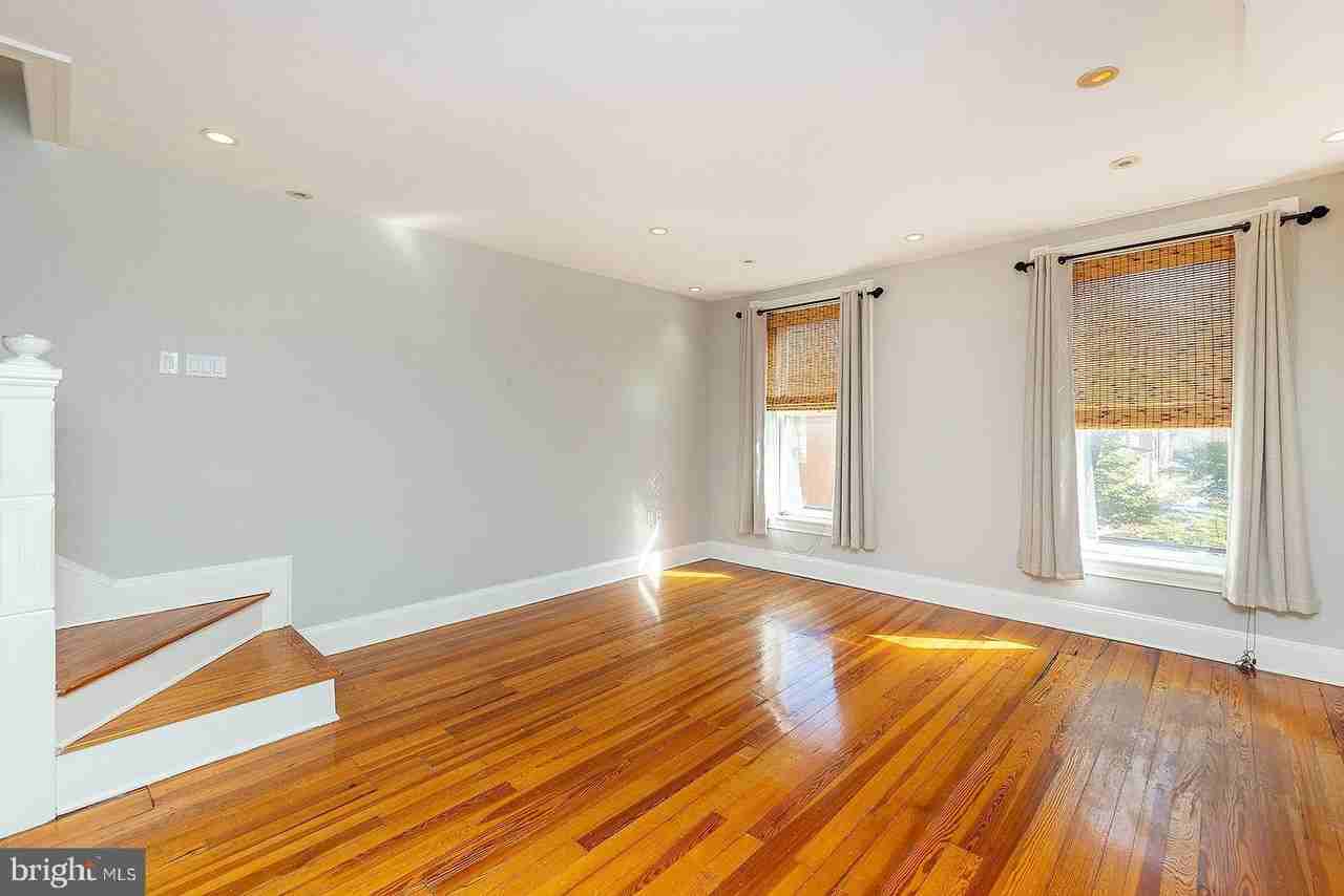 7 N Loudoun St Unit 1/2 - Photo 5 of 40