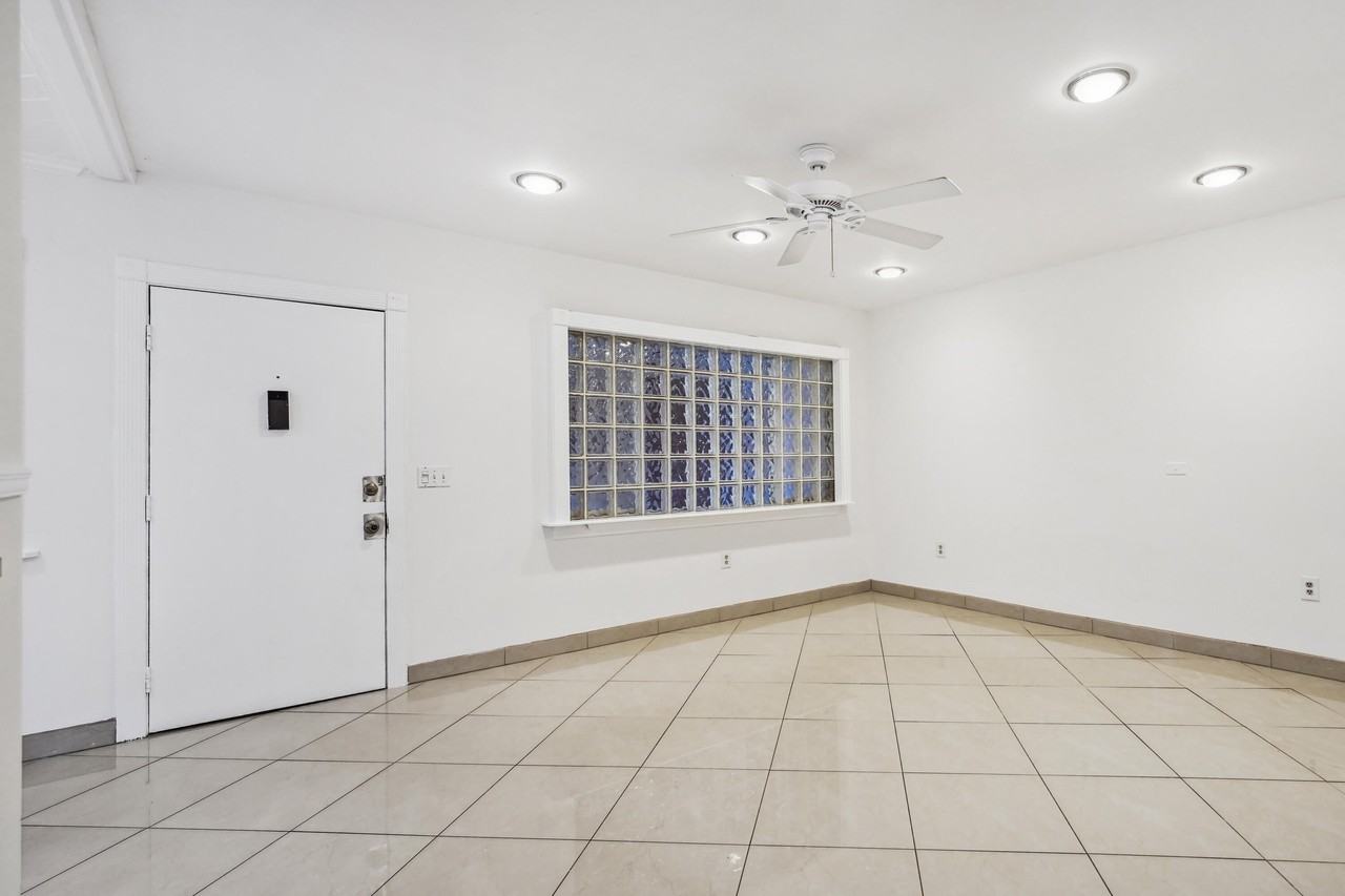 2878 Donnelly Dr - Photo 4 of 21