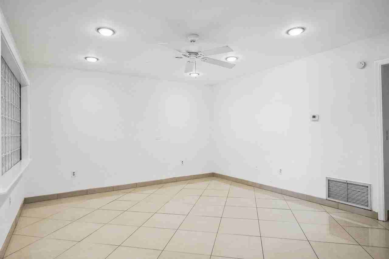 2878 Donnelly Dr - Photo 7 of 21