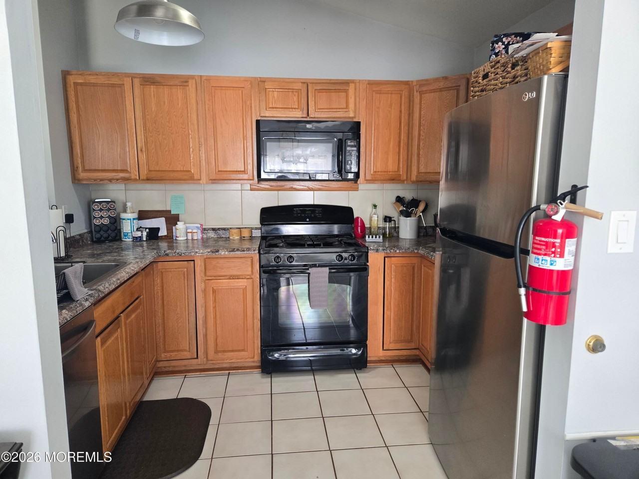 51 Nautilus Dr - Photo 6 of 11