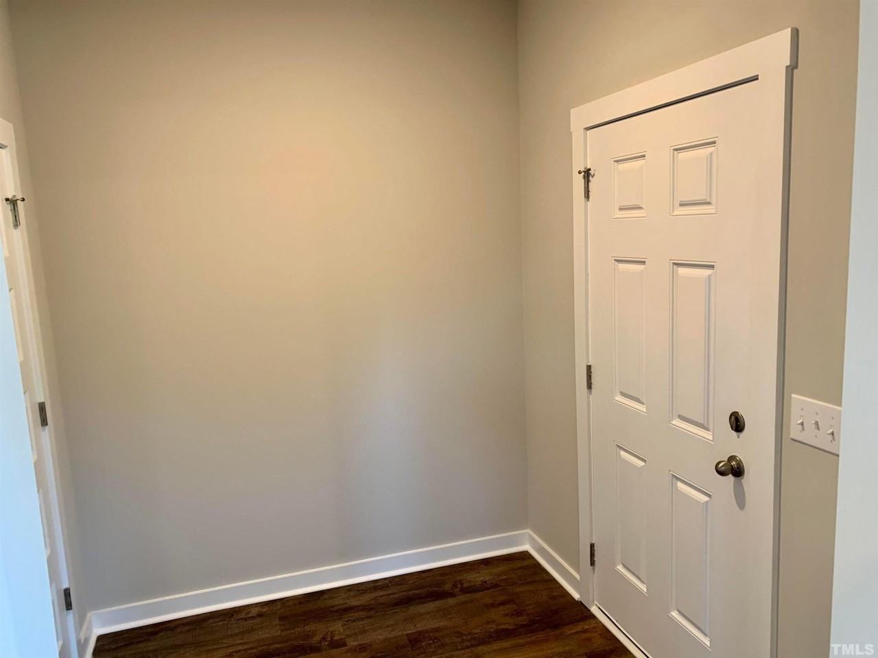 801 S Franklin St - Photo 3 of 22