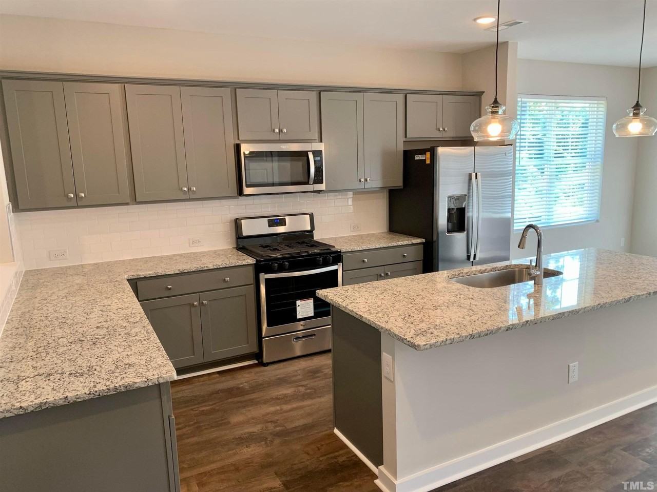 801 S Franklin St - Photo 5 of 22