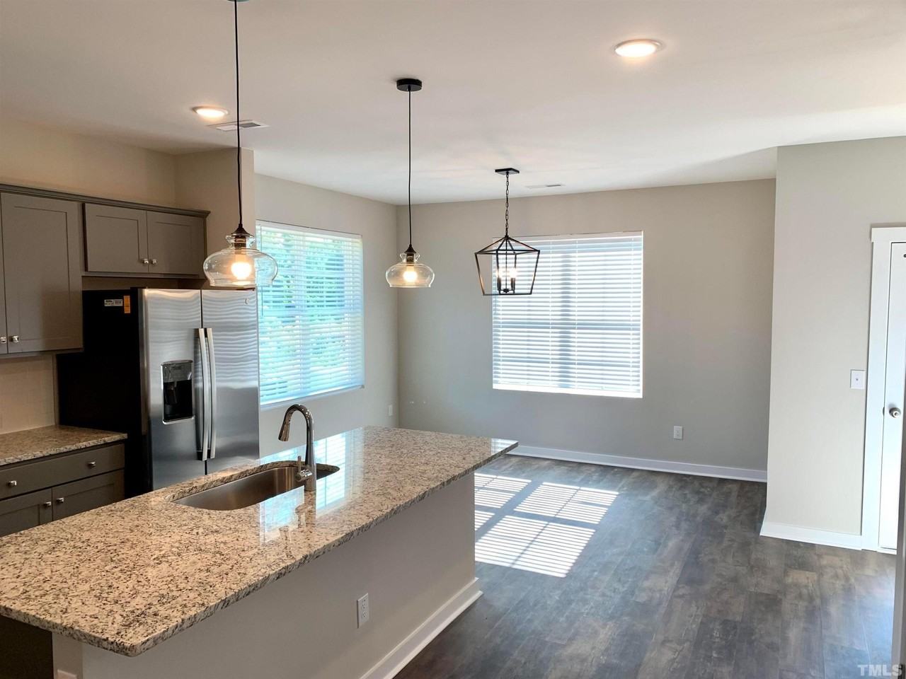 801 S Franklin St - Photo 6 of 22