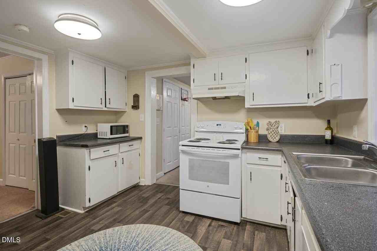 504 Main St - Photo 3 of 10