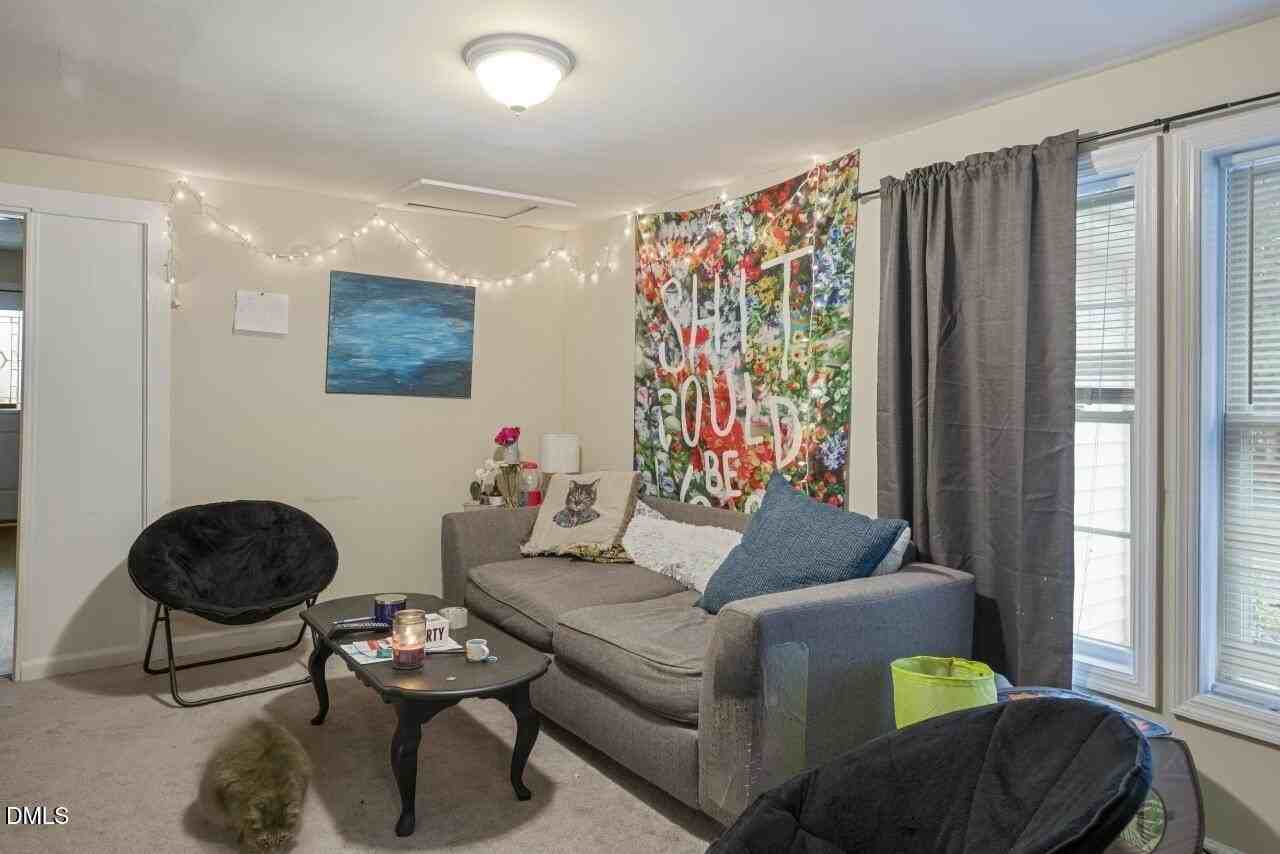 504 Main St - Photo 7 of 10