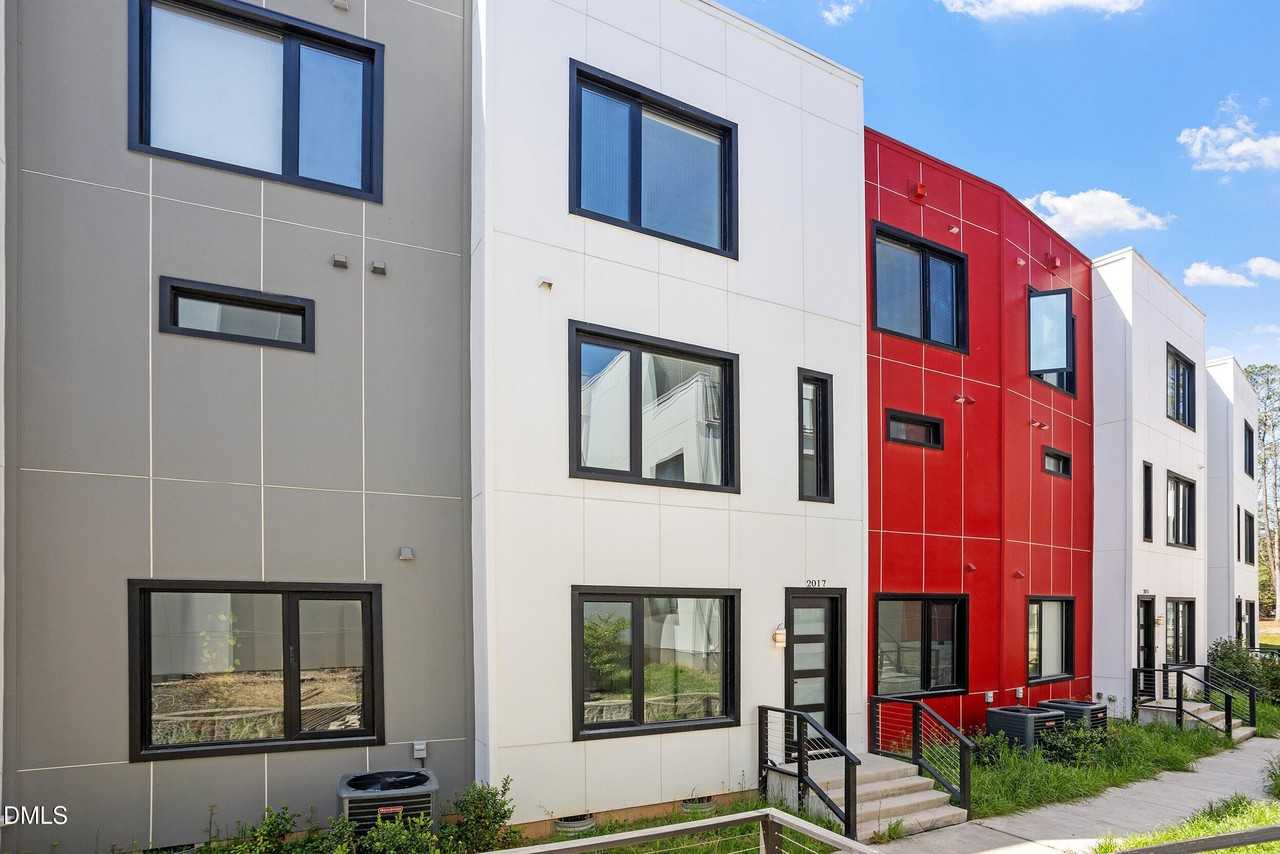 2017 Jade St - Photo 2 of 32