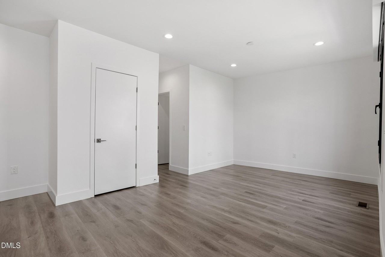 2017 Jade St - Photo 6 of 32