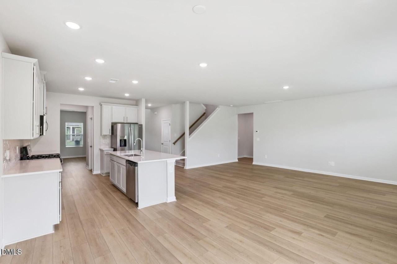 693 White Birch Ln - Photo 6 of 29