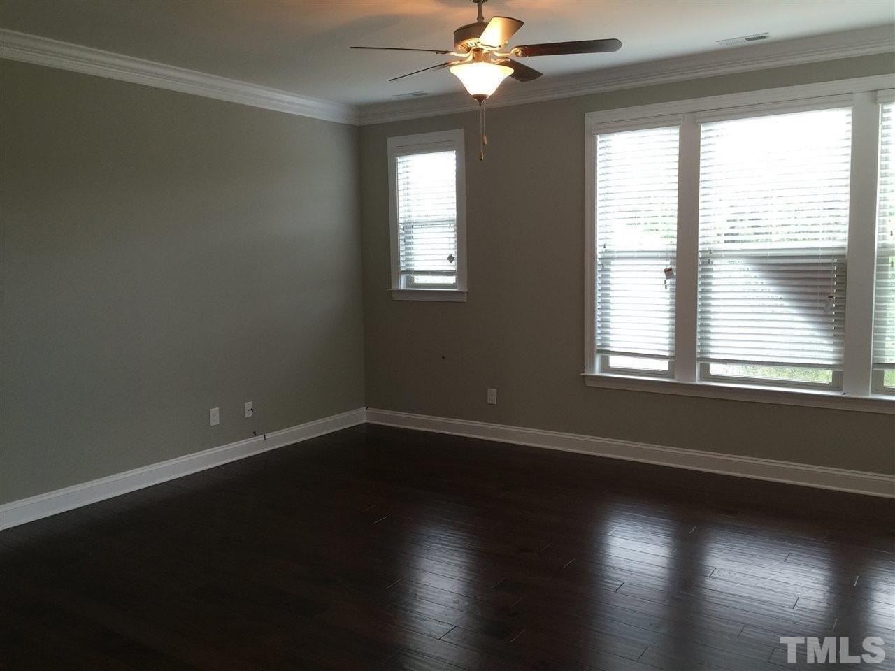 1401 Town Home Dr - Photo 6 of 31