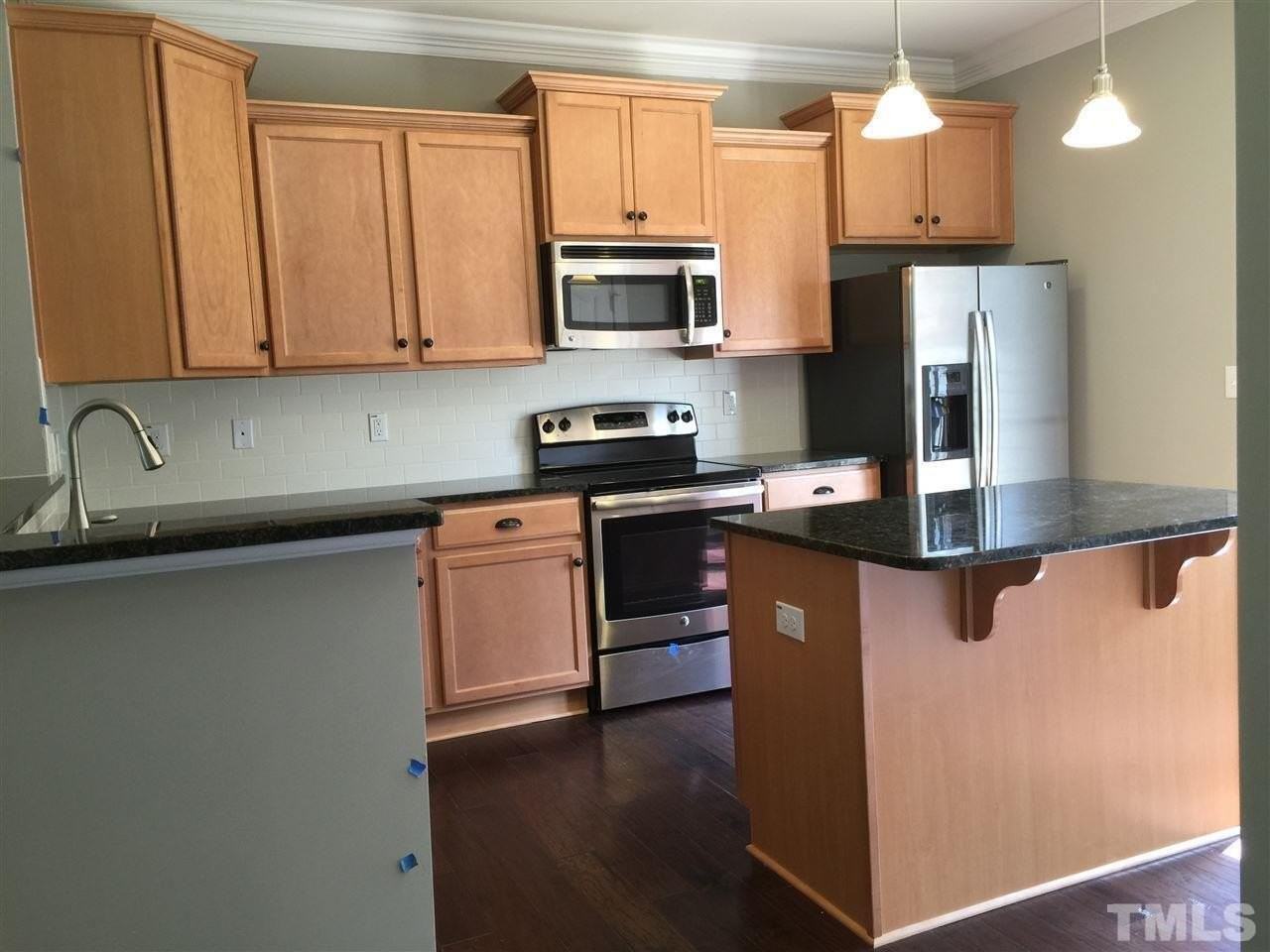 1401 Town Home Dr - Photo 7 of 31