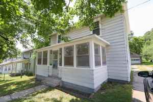 featured image of 16 Maple St