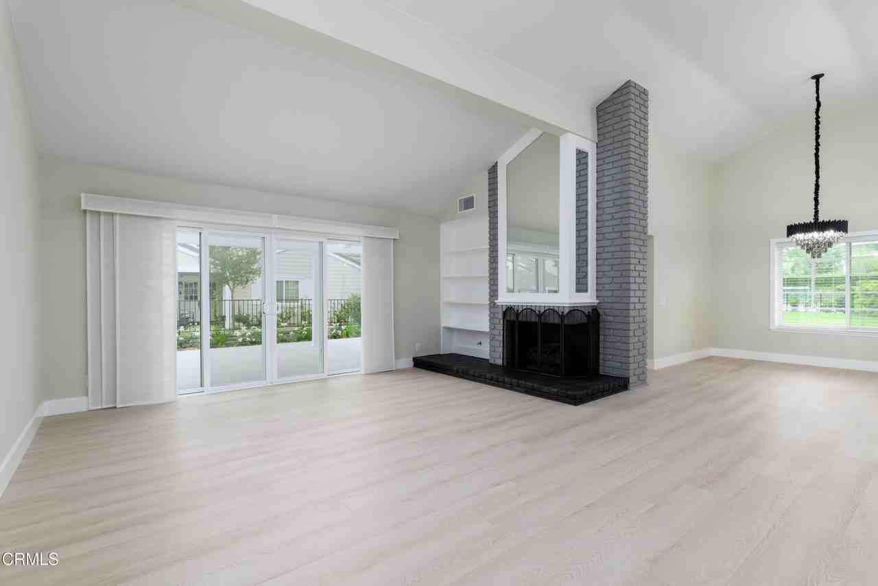 1125 Stoneybrook Ln - Photo 5 of 23