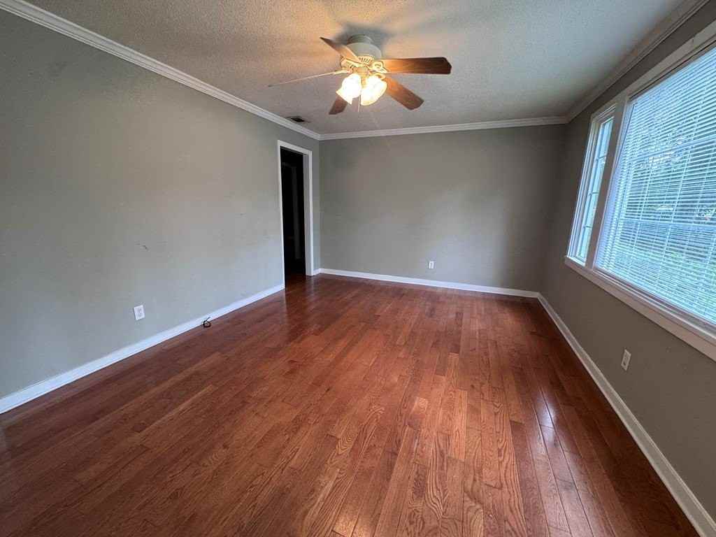 1612 Beauford Pl - Photo 4 of 11