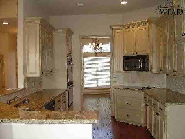 8 Maplewood Ct - Photo 3 of 24