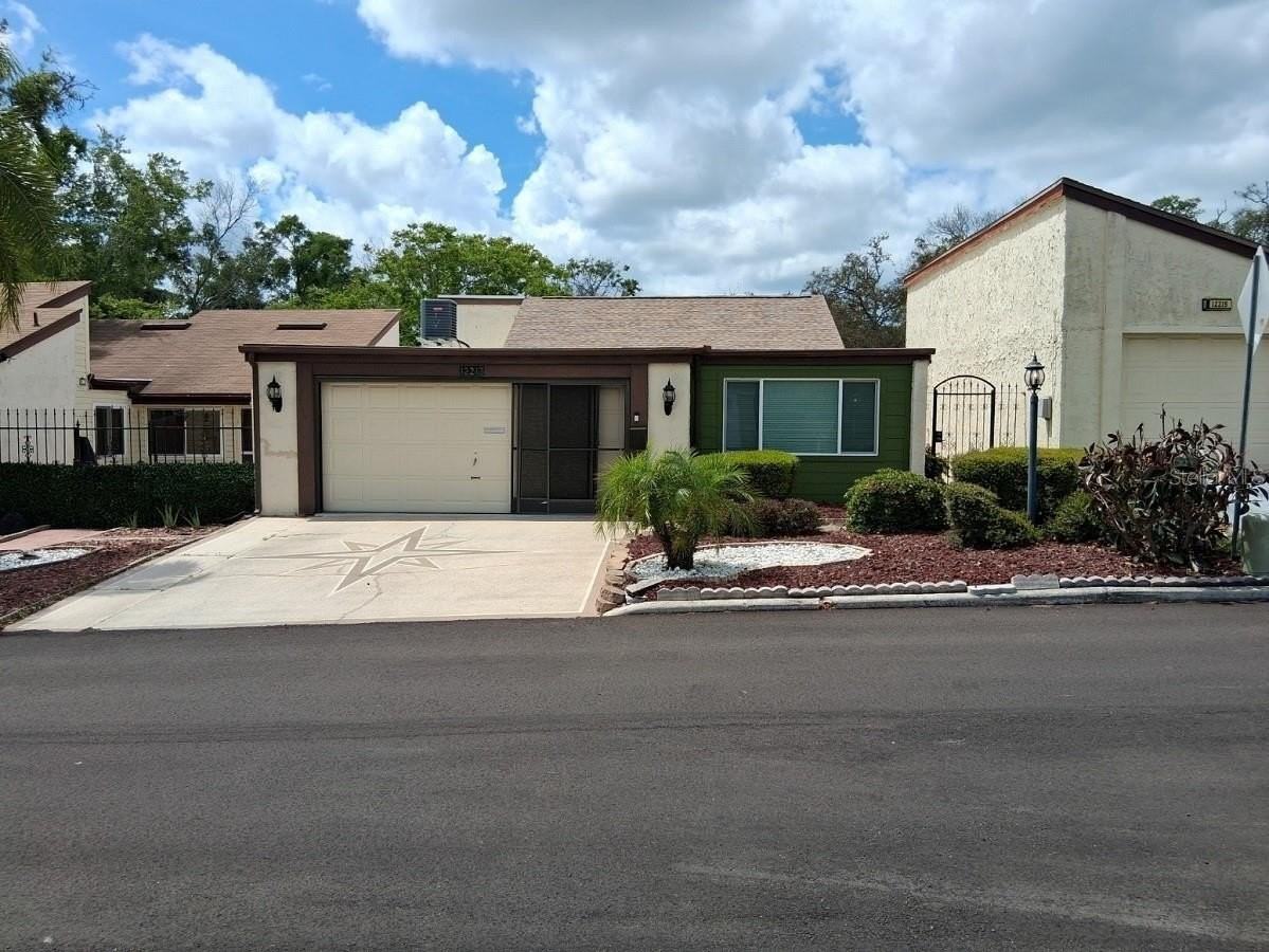 12213 Saddle Strap Row - Photo 2 of 32