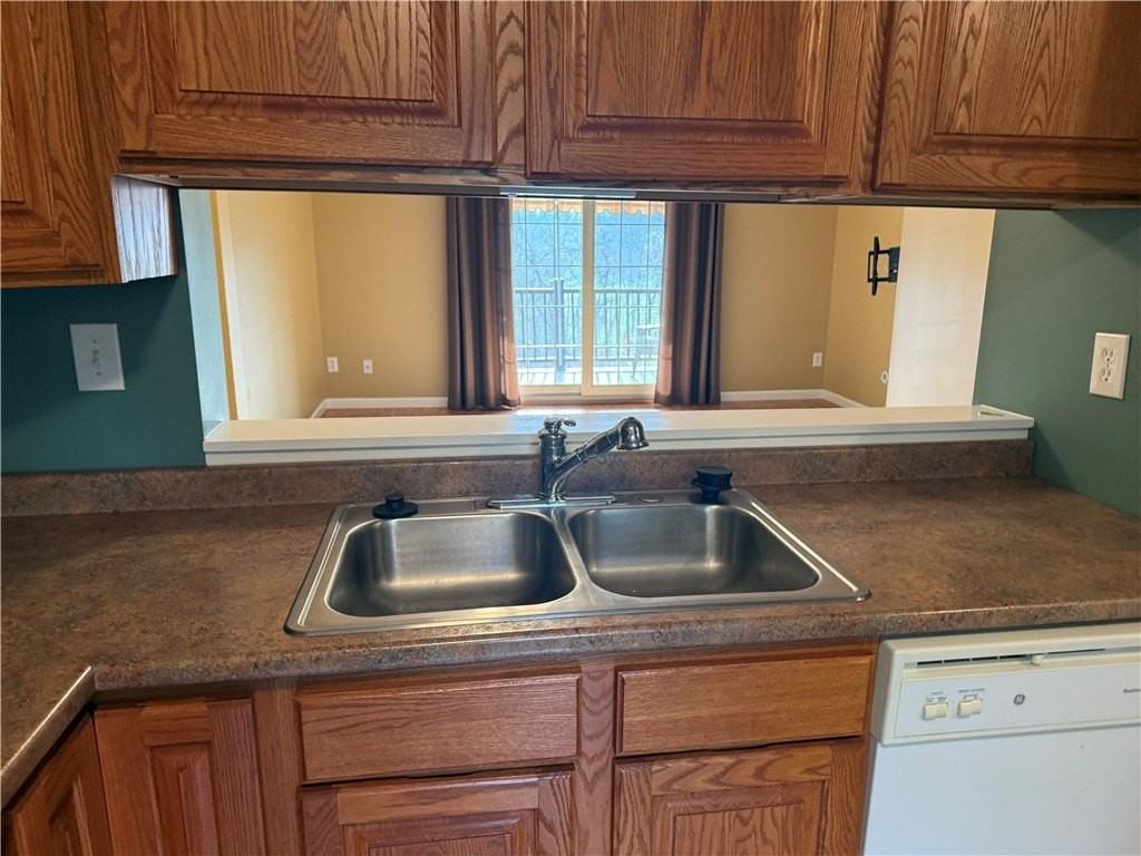 408 Scott Ln - Photo 5 of 15