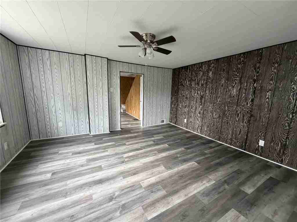 1154 Eisenhower Dr - Photo 5 of 39