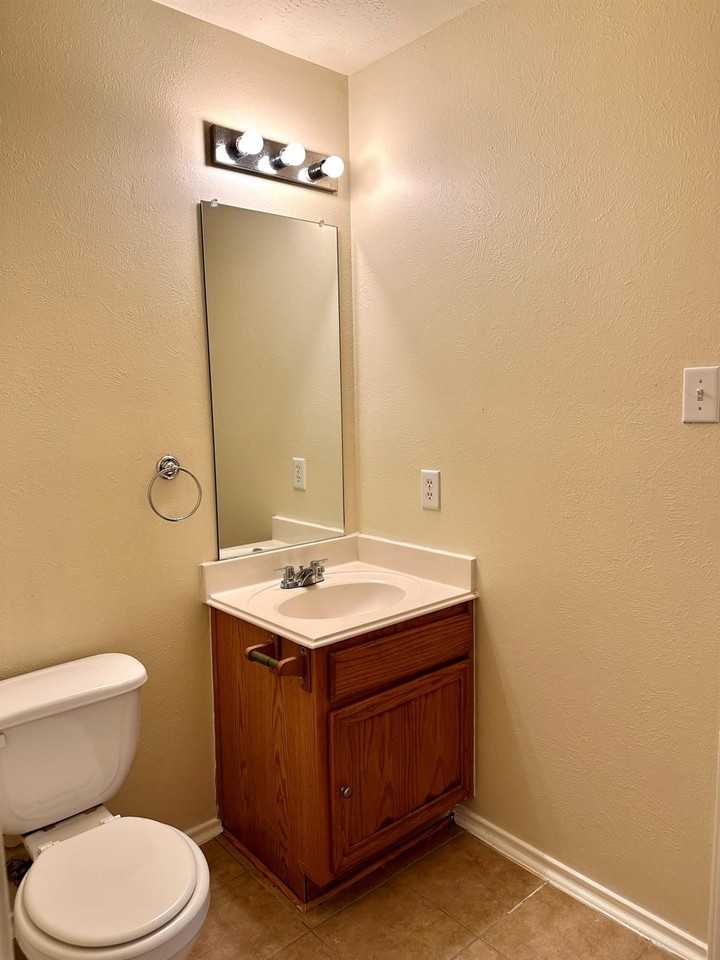 1838 Strongs Ct - Photo 3 of 13