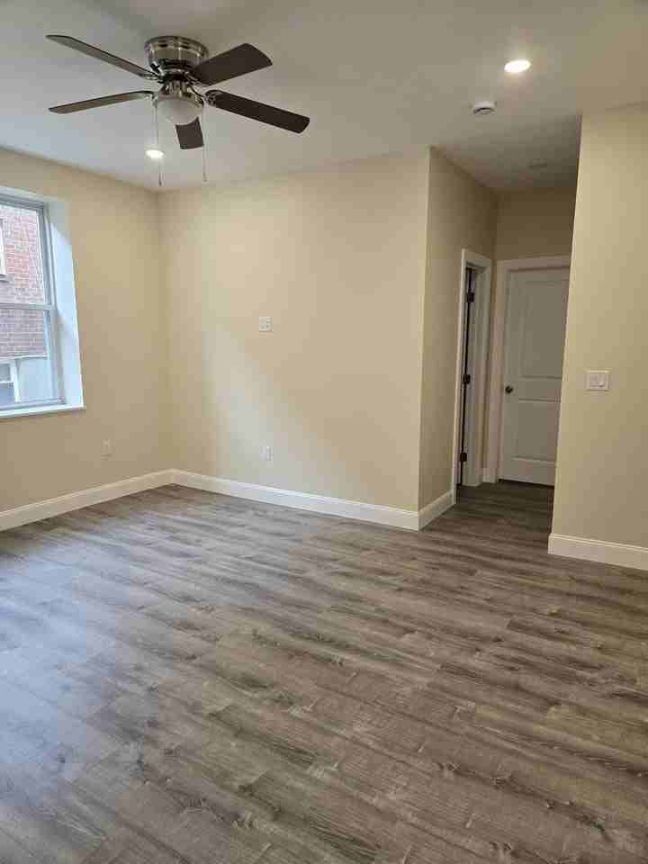 289 Day Ave ##A2 - Photo 3 of 6